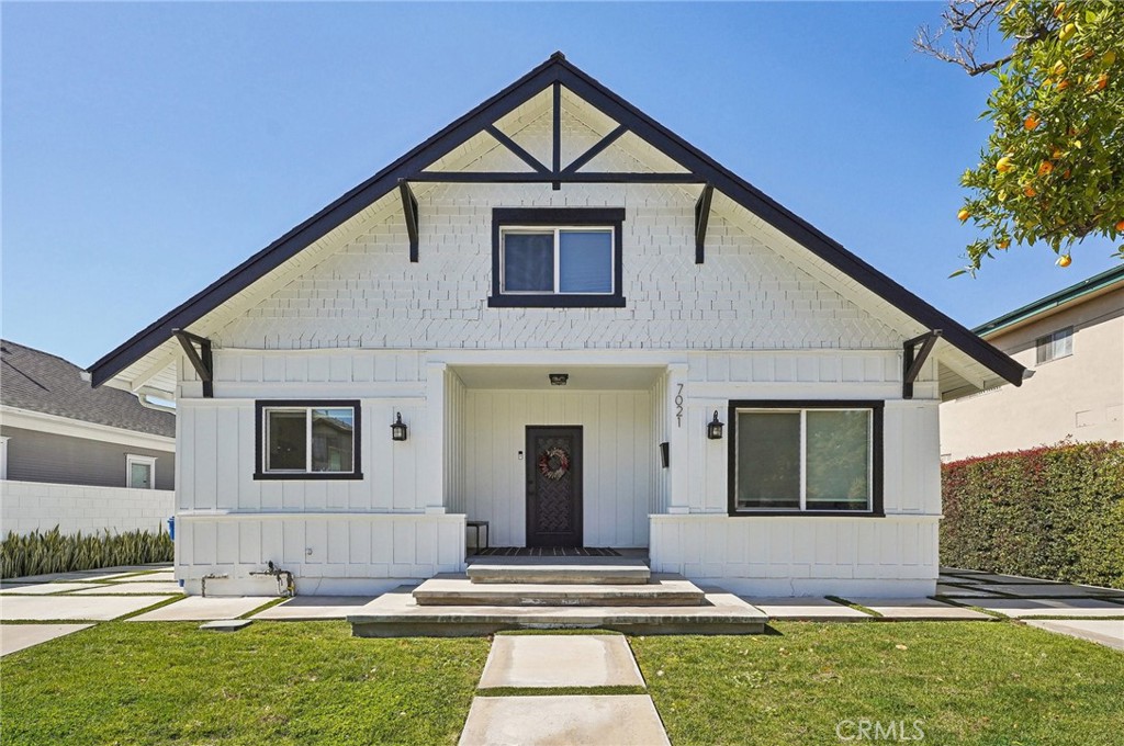 7021 Newlin Avenue Property Photo