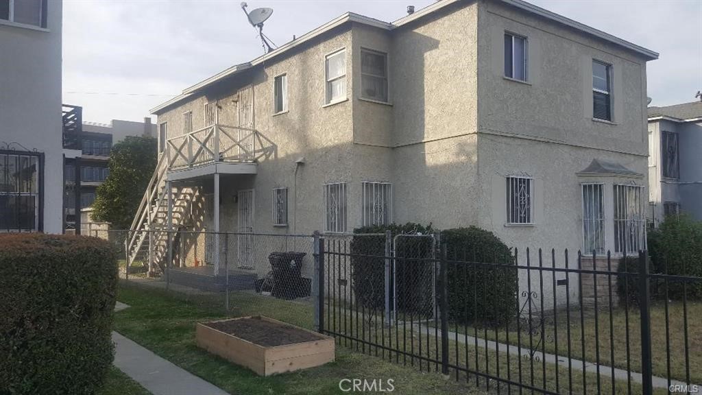 6143 S Hobart Boulevard Property Photo