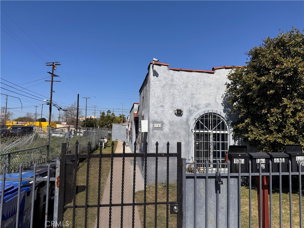 1741 W 64th Street Property Photo 2