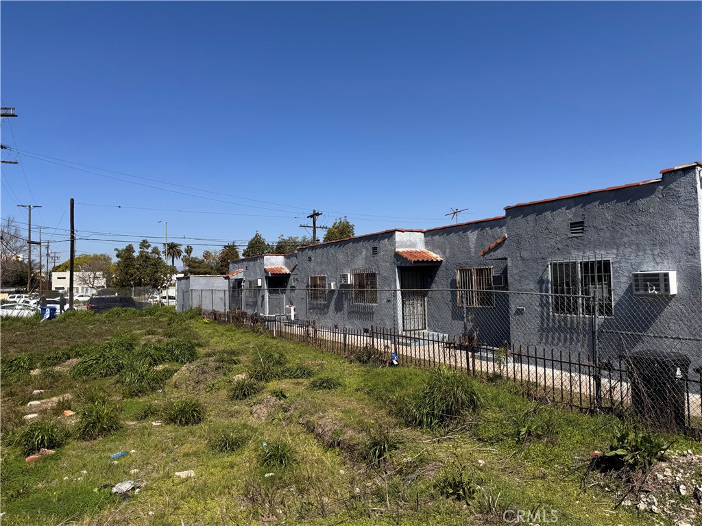 1741 W 64th Street Property Photo 3