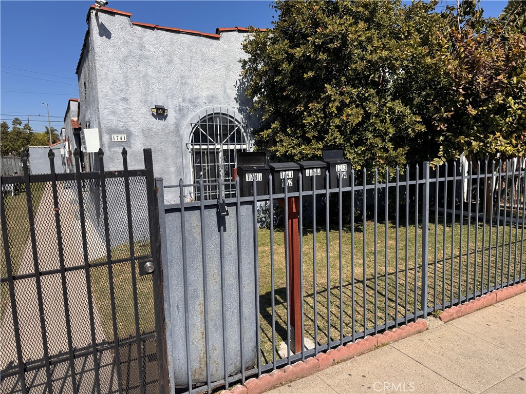 1741 W 64th Street Property Photo 4