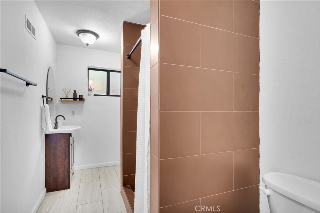 561 Dover Court Property Photo 33