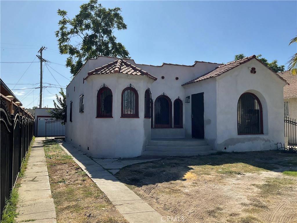 716 W 105th Street Property Photo
