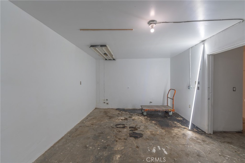 14106 Pioneer Boulevard Property Photo 9