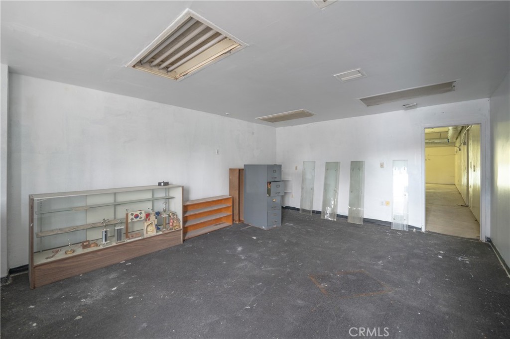 14106 Pioneer Boulevard Property Photo 15