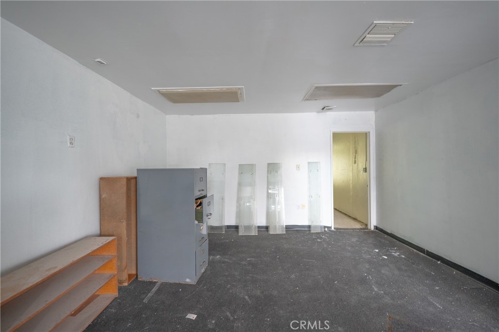 14106 Pioneer Boulevard Property Photo 16