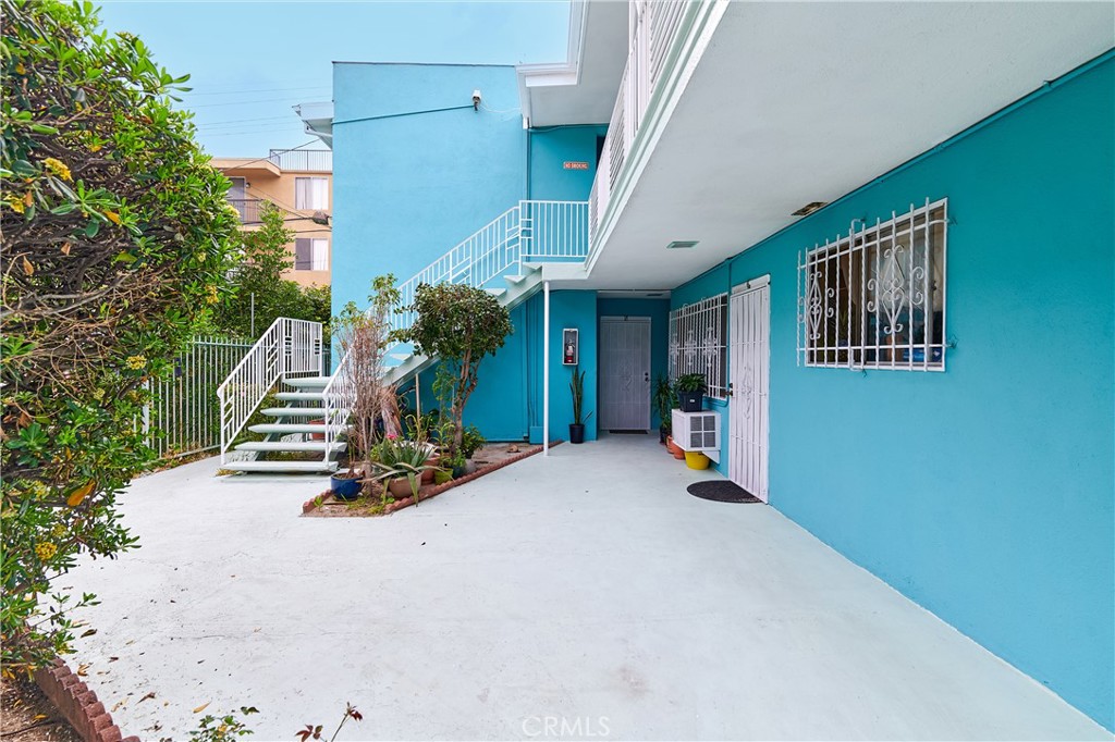 324 S Kenmore Avenue Property Photo 5