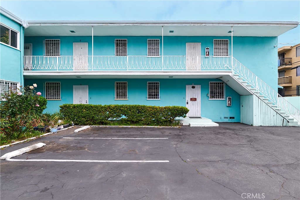 330 S Kenmore Avenue Property Photo 3