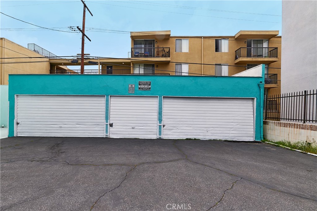 330 S Kenmore Avenue Property Photo 5