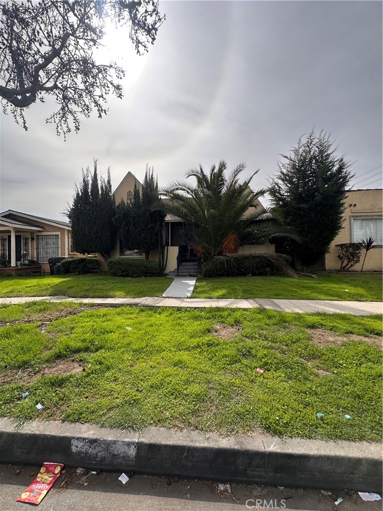 806 E 76th Street Property Photo