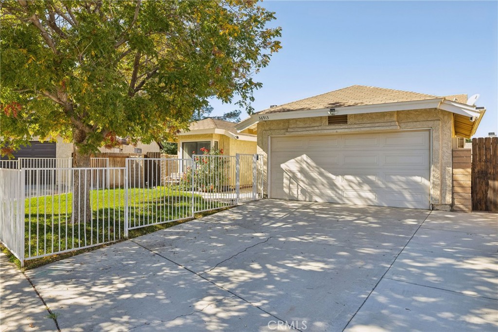 36913 Tobira Drive Property Photo 1