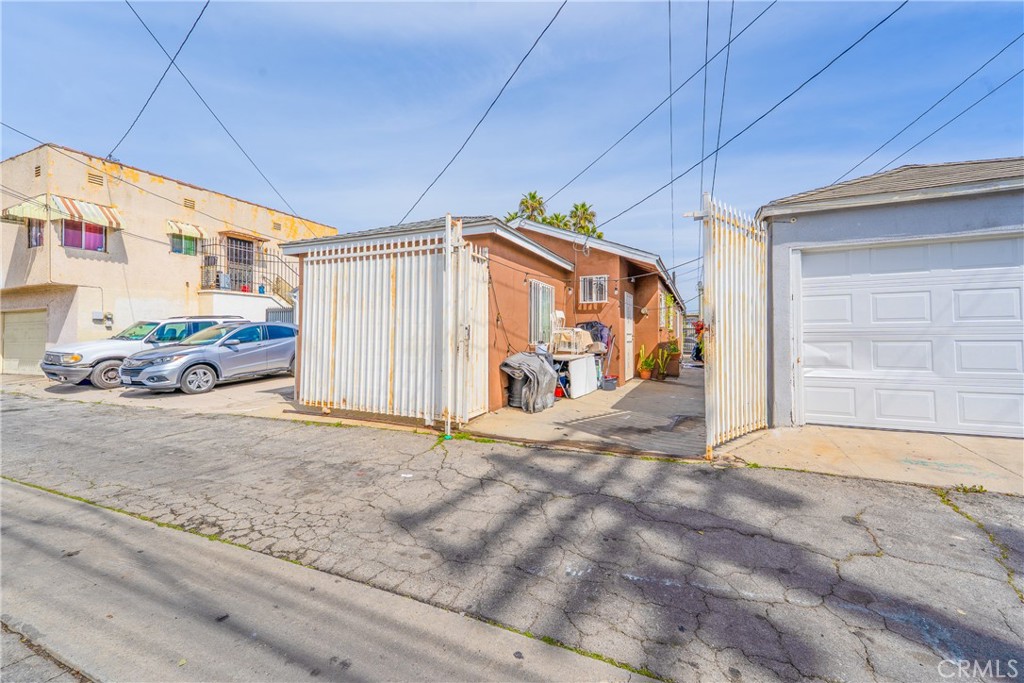 5724 E Beverly Blvd Property Photo 13