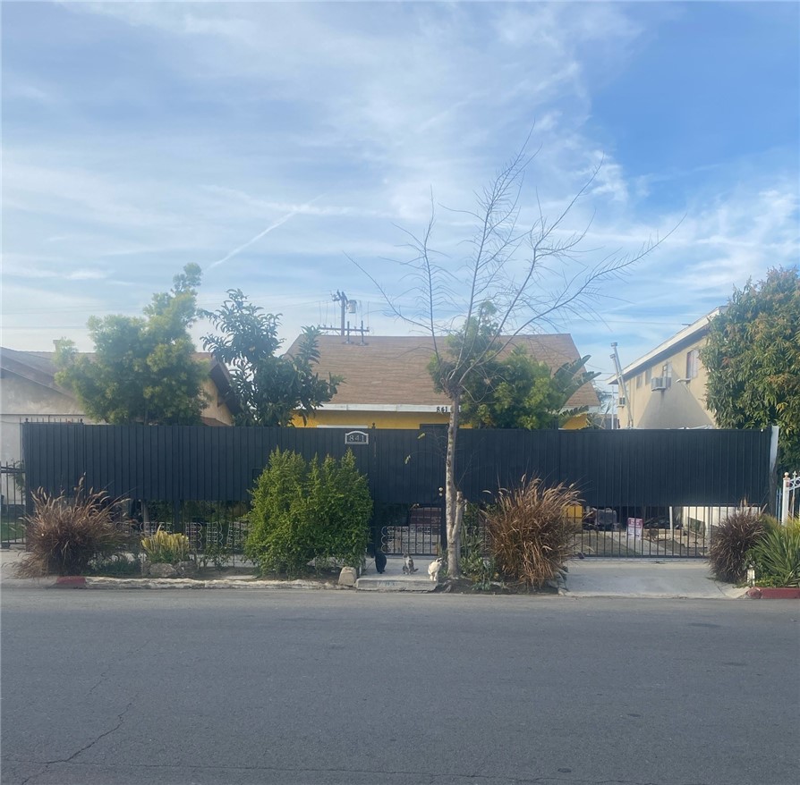 841 W 58th Street Property Photo