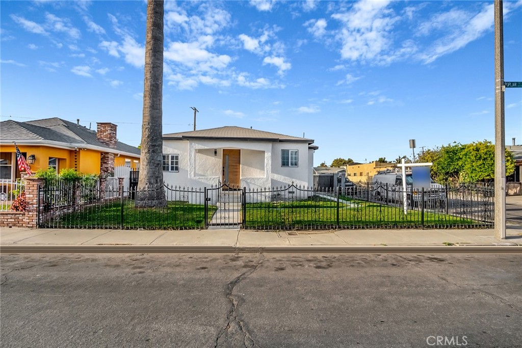 401 W Poplar Street Property Photo