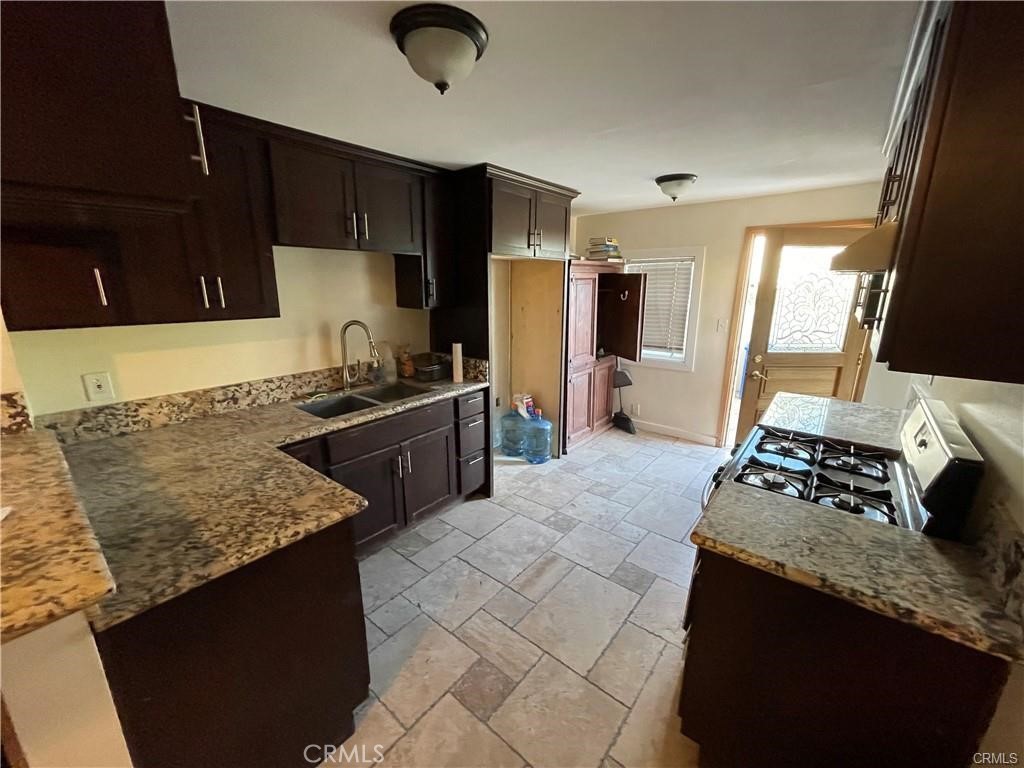 1102 N Alma Avenue Property Photo