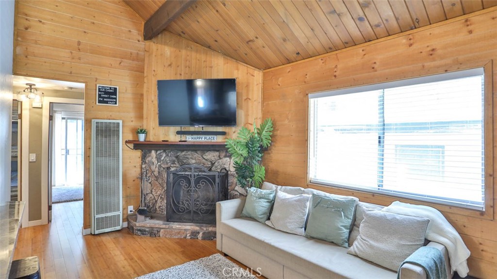 32905 Chipmunk Lane Property Photo 6