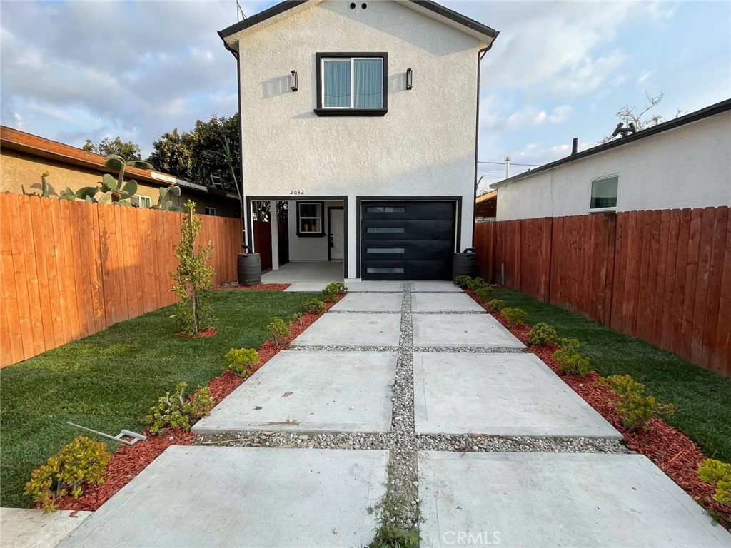 2032 E Stockwell Property Photo
