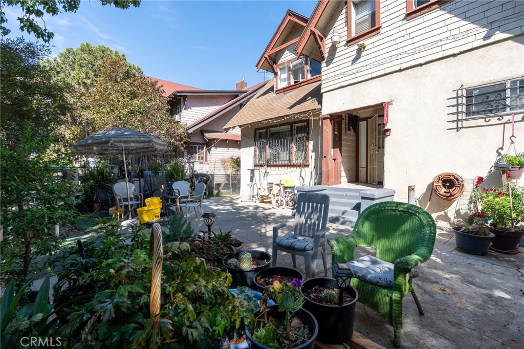 1217 W 39th Street Property Photo 3