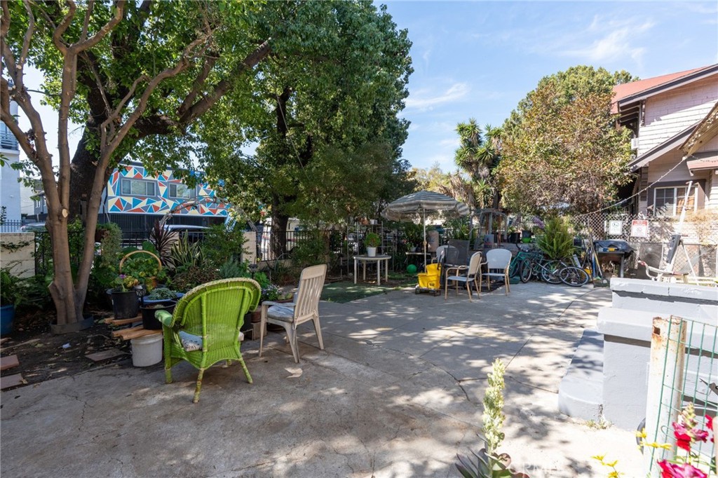 1217 W 39th Street Property Photo 4
