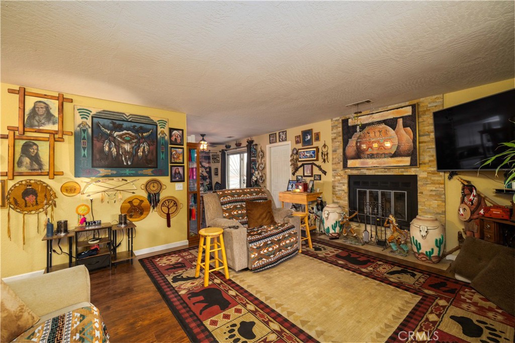 18774 Juniper Street Property Photo 8