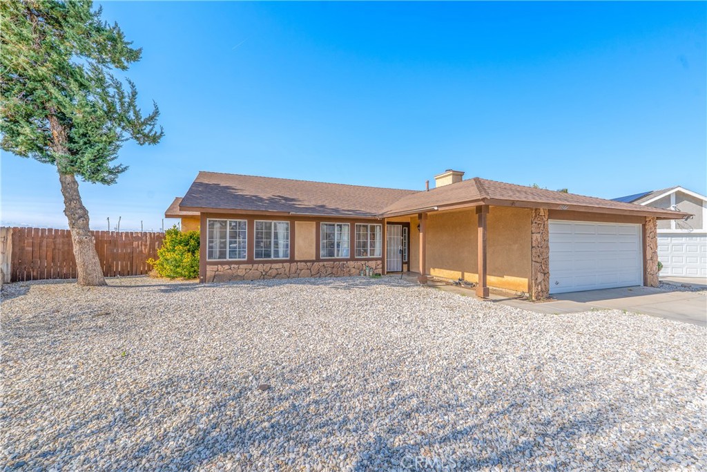 18414 Thomas Court Property Photo 1