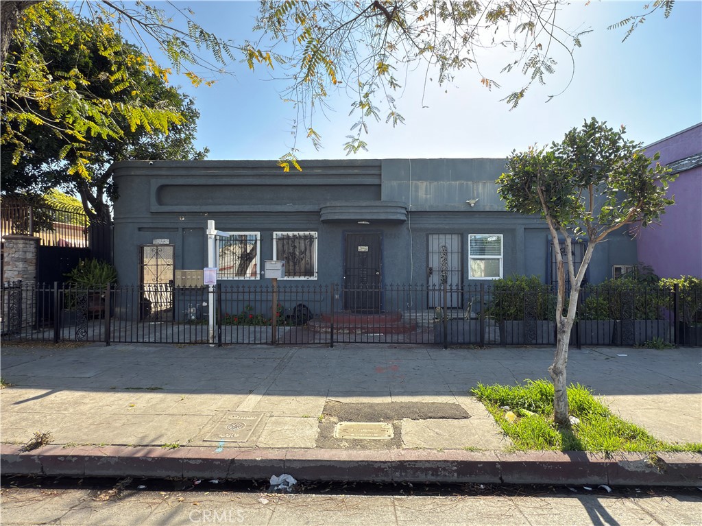 90047 Real Estate Listings Main Image