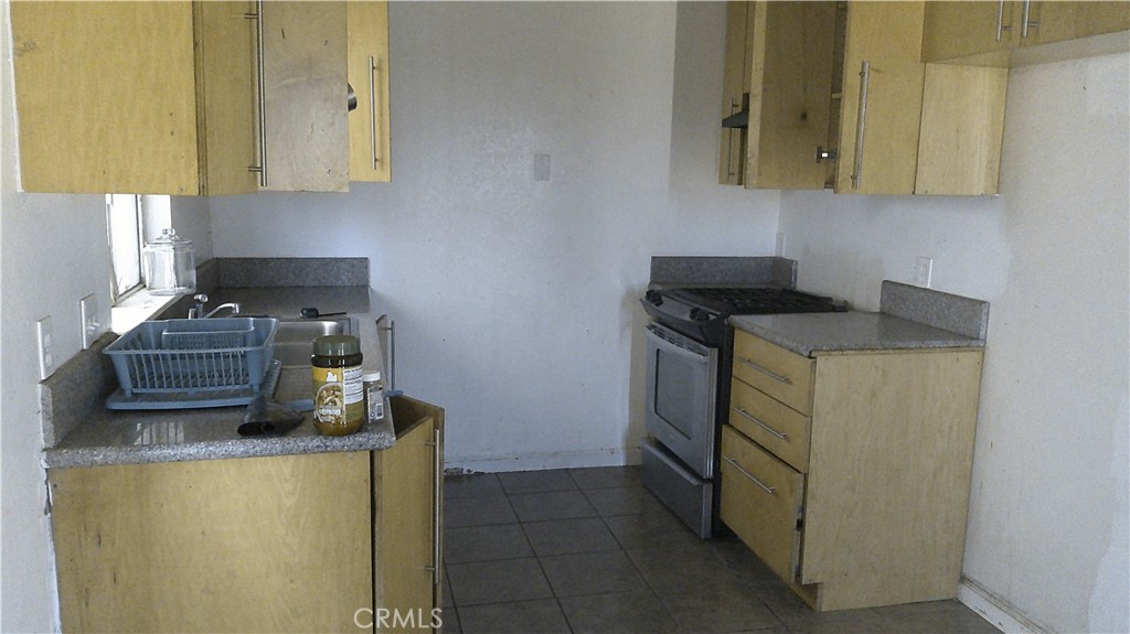 16601 Willow Street Property Photo 6