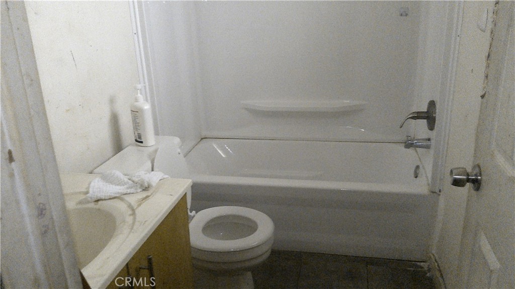 16601 Willow Street Property Photo 8