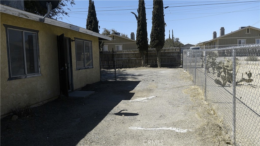 16601 Willow Street Property Photo 11