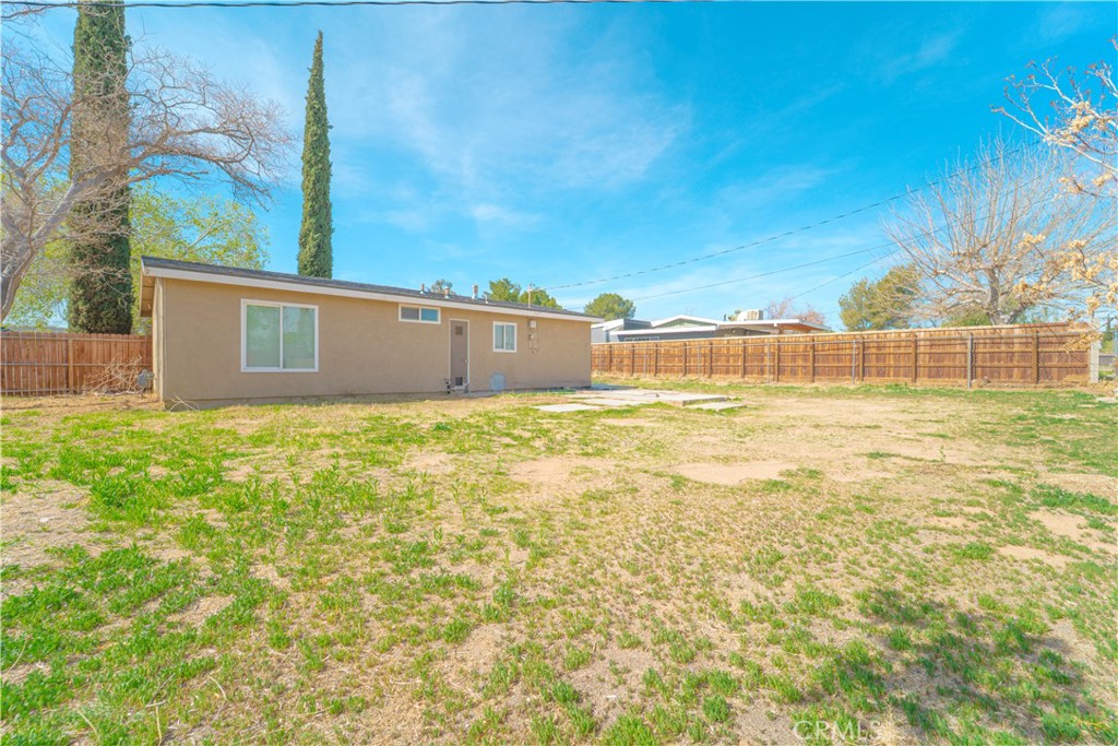 16246 Pine Street Property Photo 2
