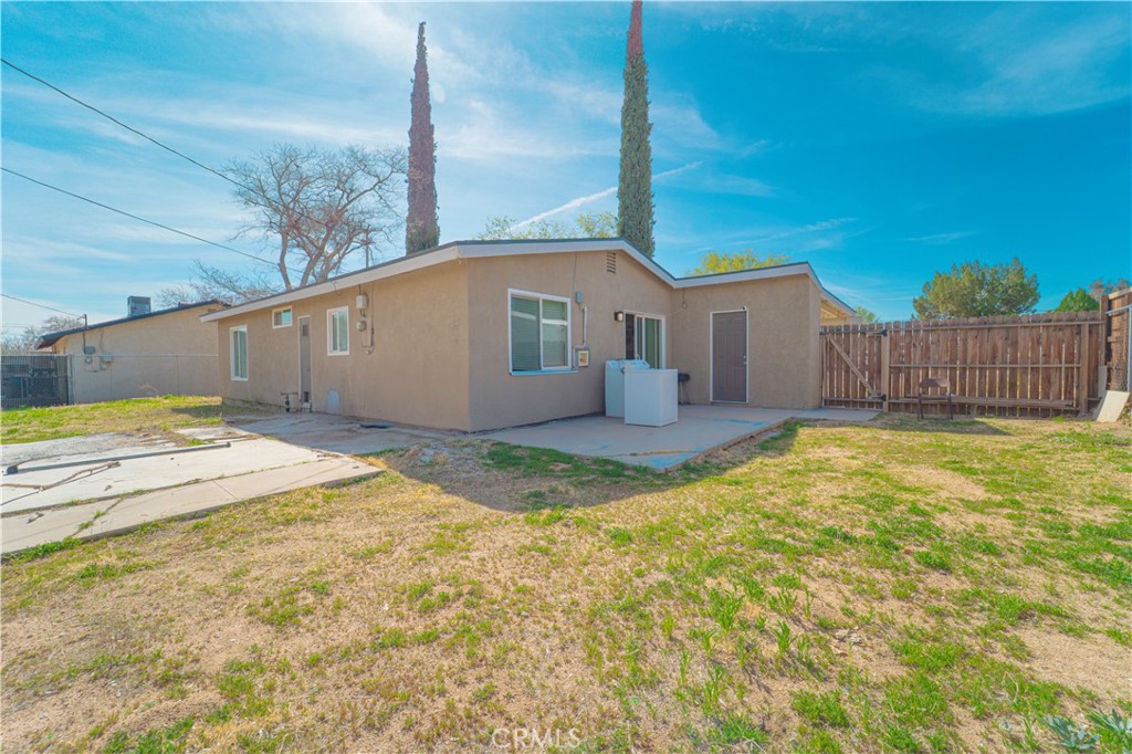 16246 Pine Street Property Photo 3