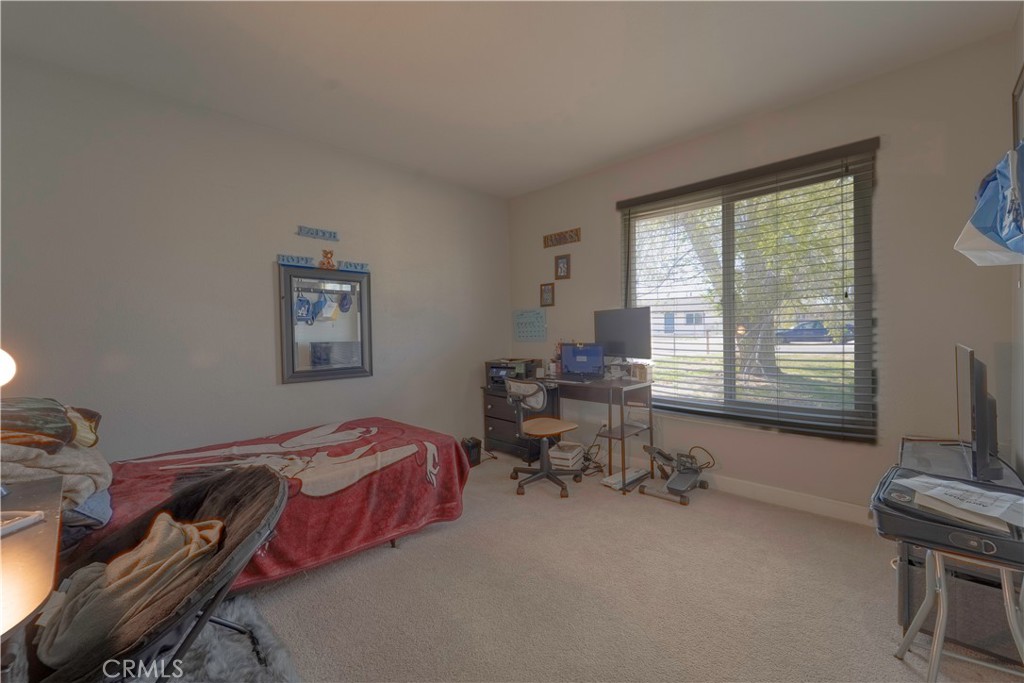 16246 Pine Street Property Photo 8