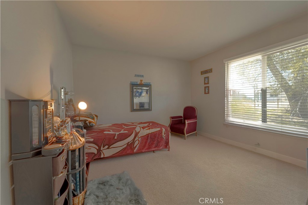 16246 Pine Street Property Photo 9