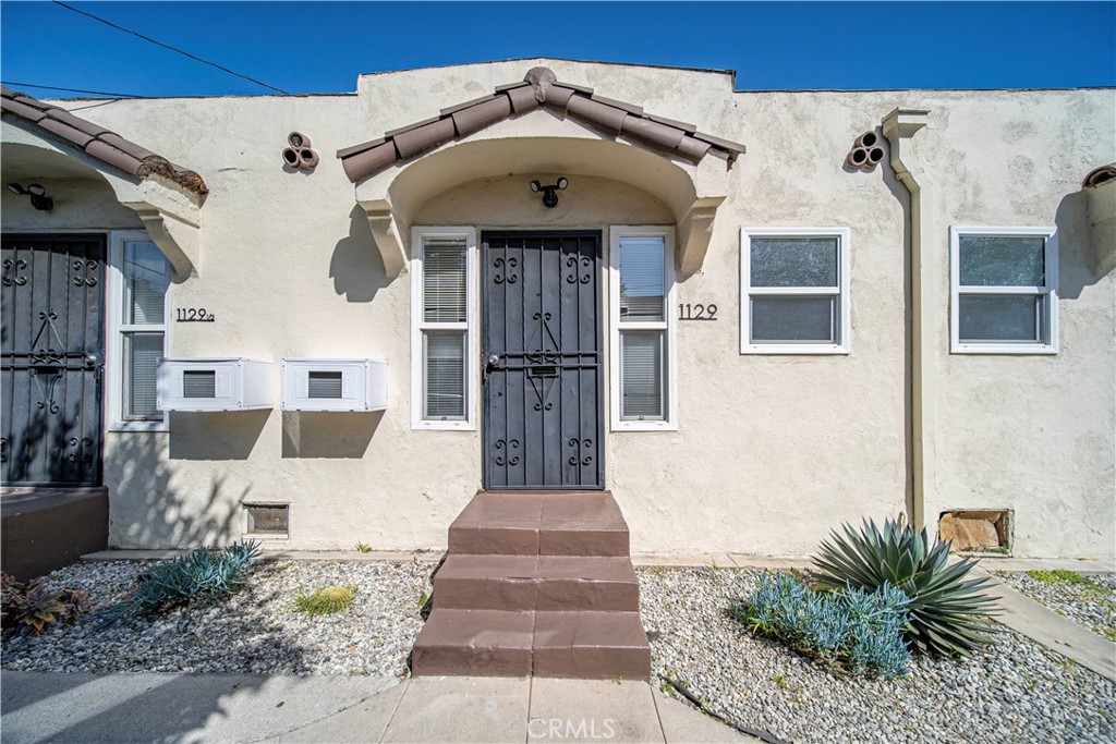 1127 E 67th Street Property Photo 1