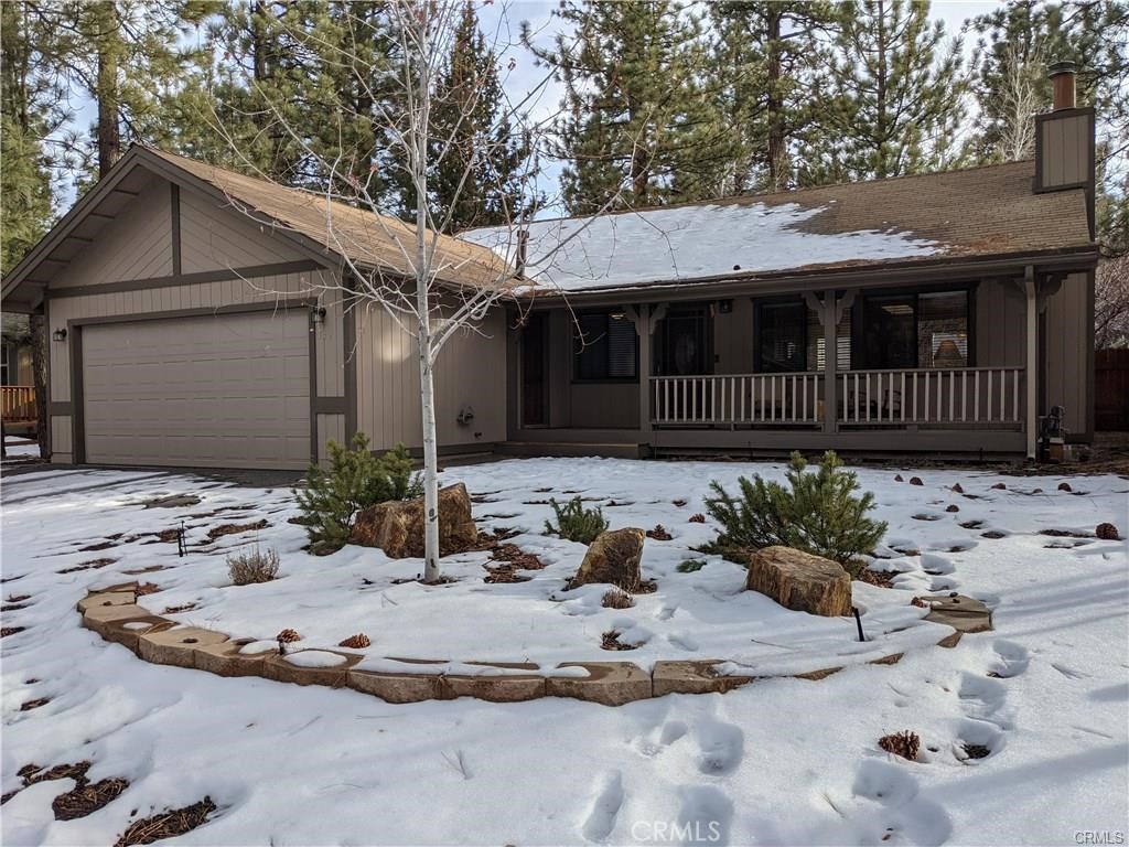 542 E Barker Boulevard Property Photo 1