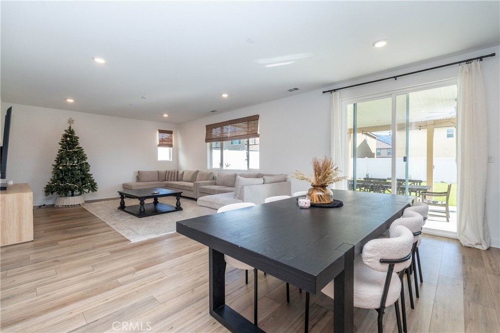 2481 Wagon Wheel Way Property Photo 11