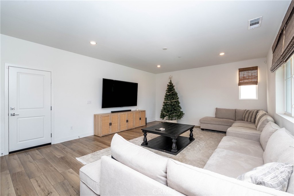2481 Wagon Wheel Way Property Photo 12