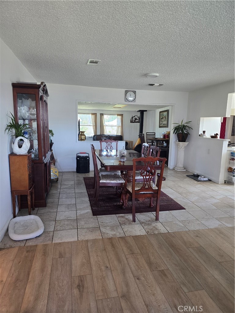 1861 N Lilac Avenue Property Photo 3