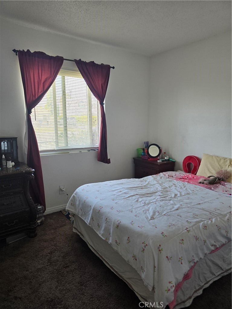 1861 N Lilac Avenue Property Photo 6