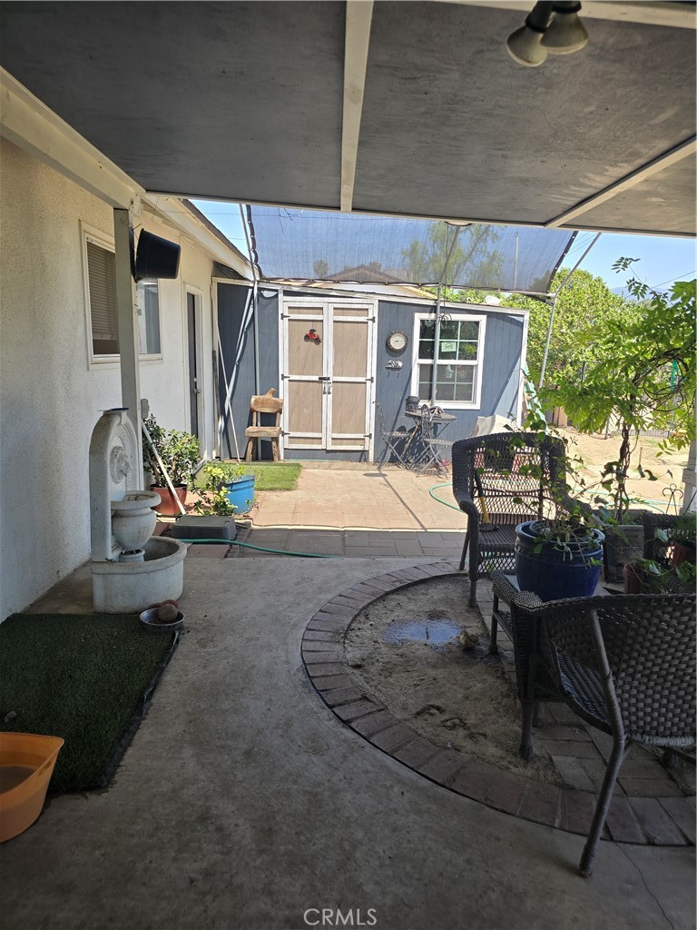 1861 N Lilac Avenue Property Photo 9
