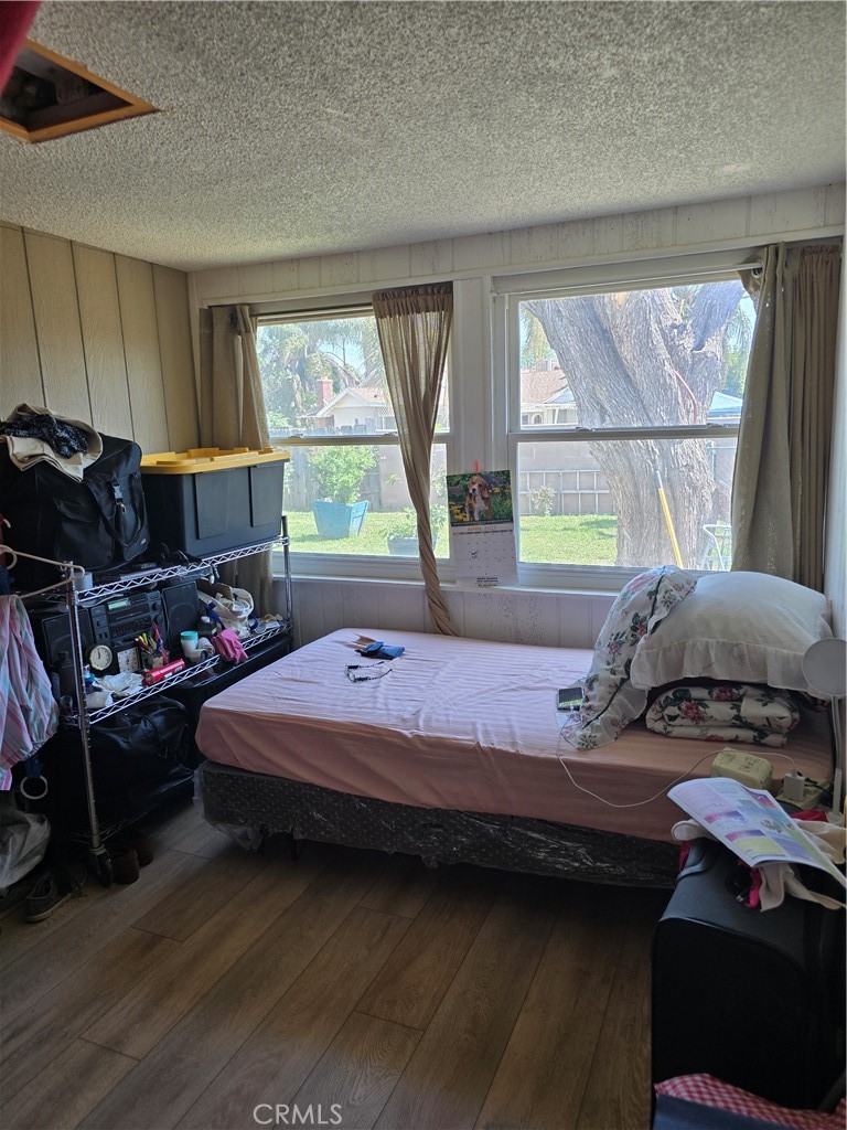 1861 N Lilac Avenue Property Photo 11