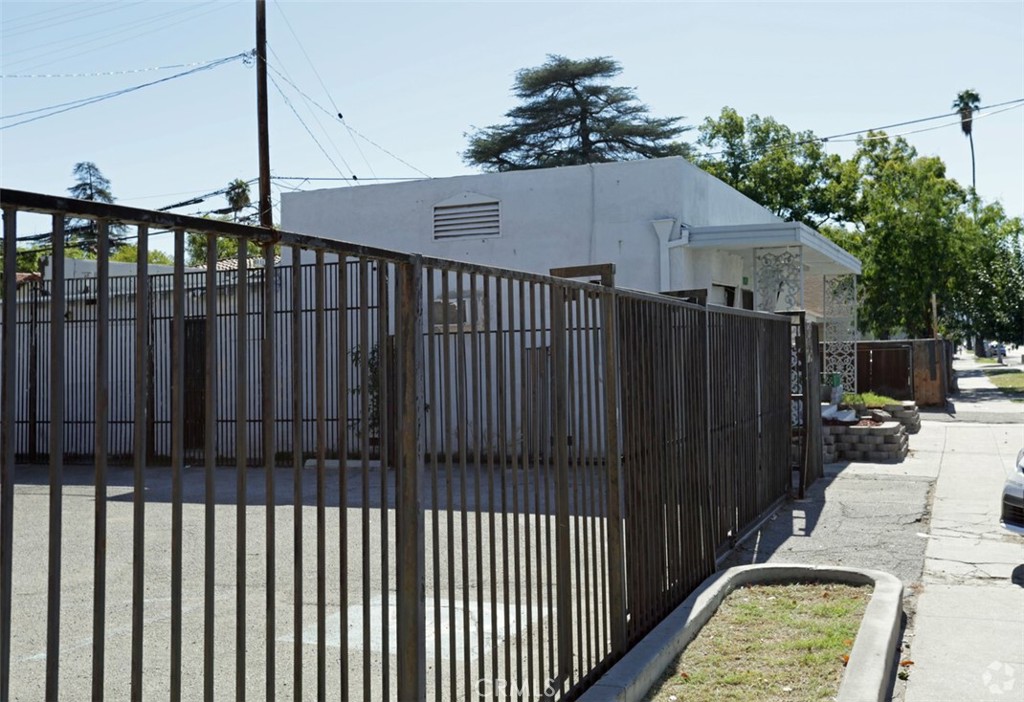 2079 N E Street Property Photo 1