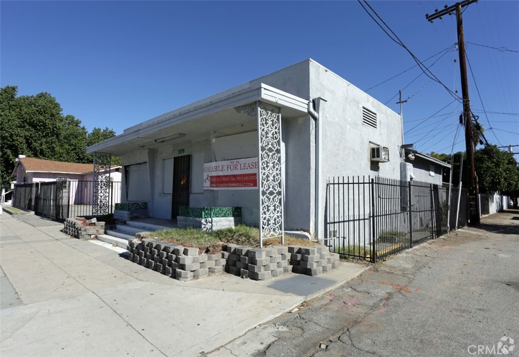 2079 N E Street Property Photo 2