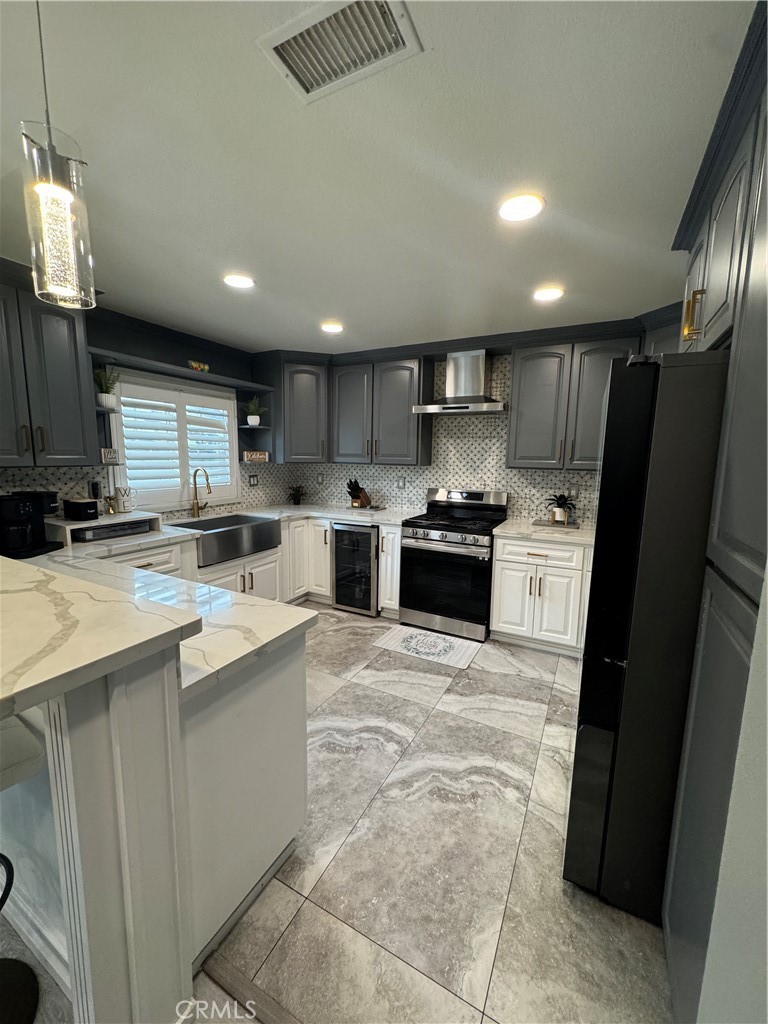 827 W Victoria Street Property Photo 15