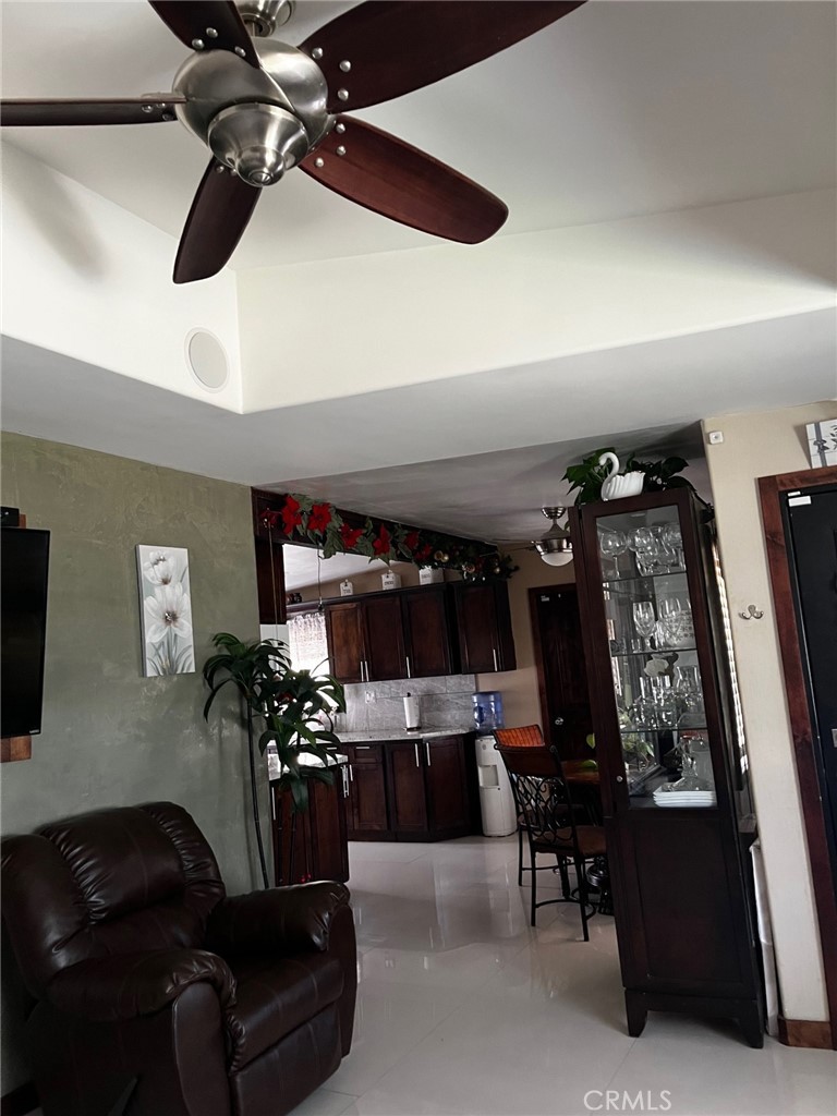 9275 Tangerine Avenue Property Photo 8