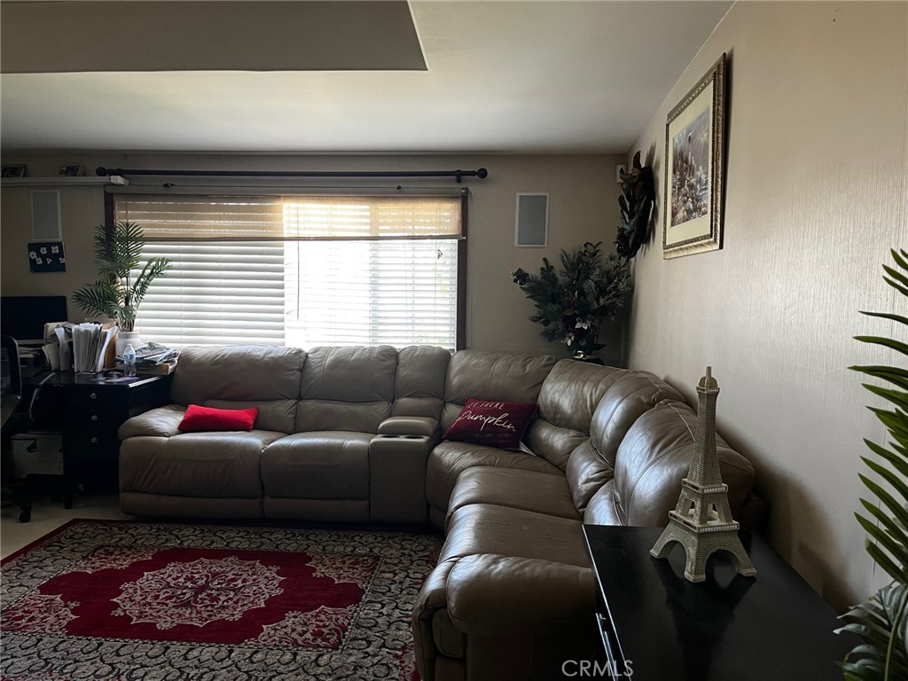 9275 Tangerine Avenue Property Photo 9