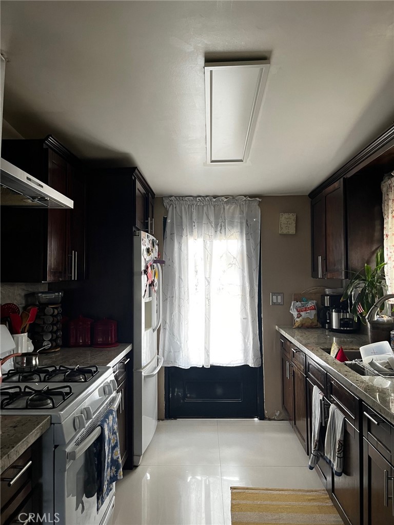 9275 Tangerine Avenue Property Photo 11