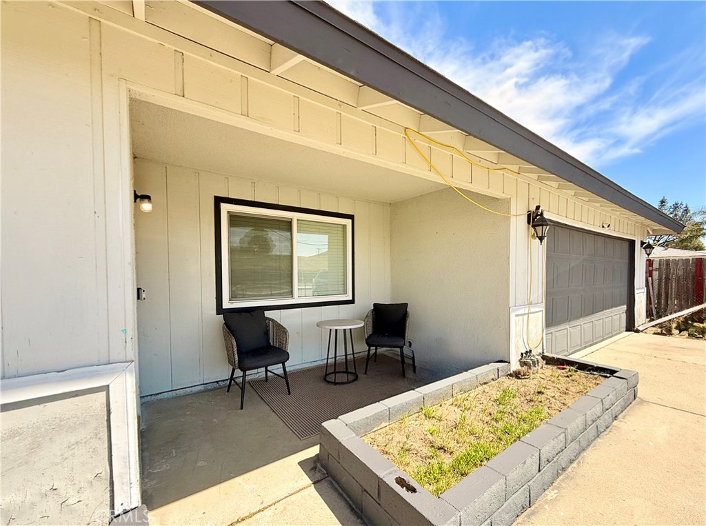 4209 N Magnolia Drive Property Photo 3