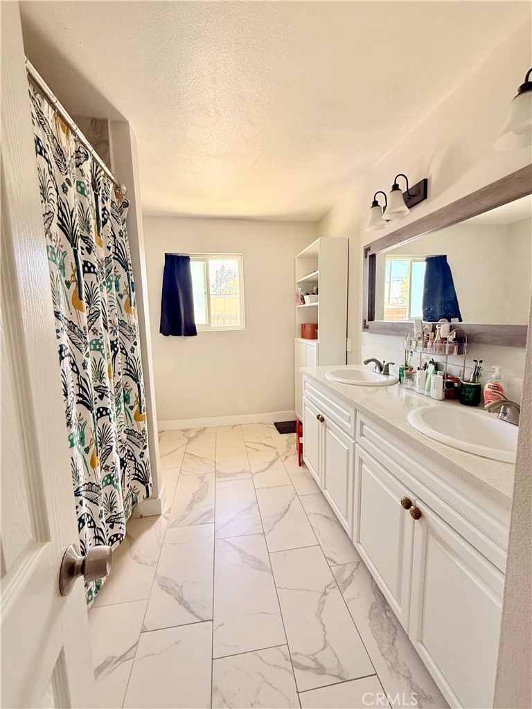 4209 N Magnolia Drive Property Photo 9