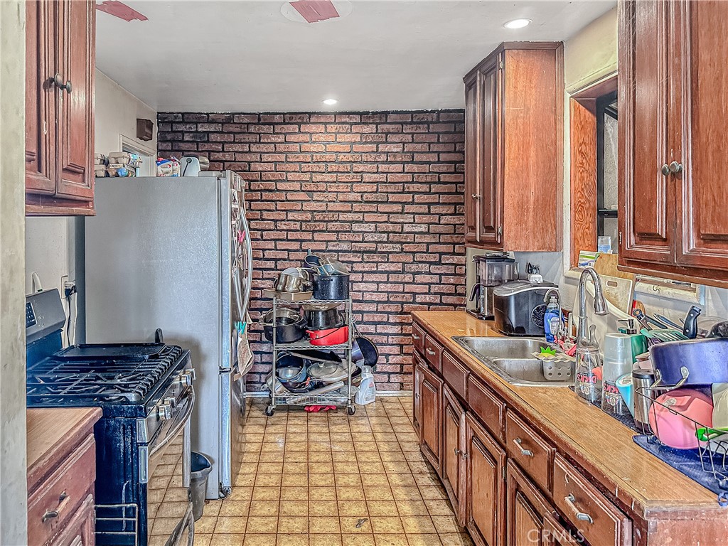 6725 Pioneer Boulevard Property Photo 7